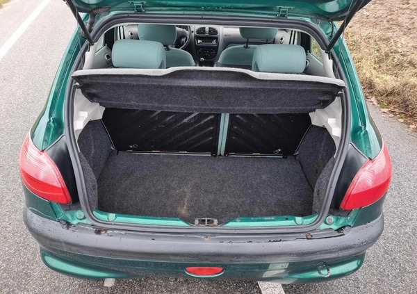 Peugeot 206 cena 5999 przebieg: 195369, rok produkcji 2002 z Prochowice małe 137